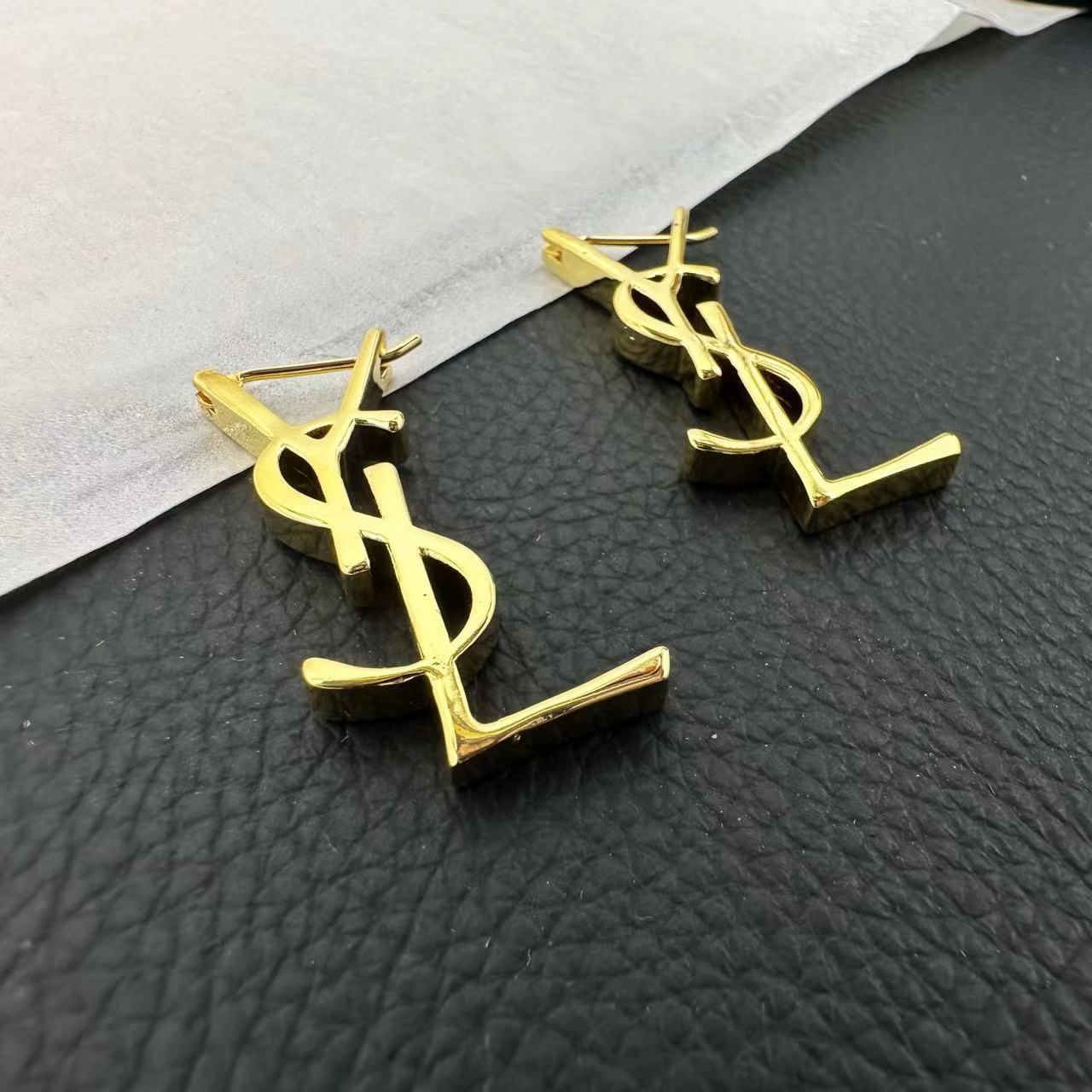 metallic glossy small fragrance letter earrings