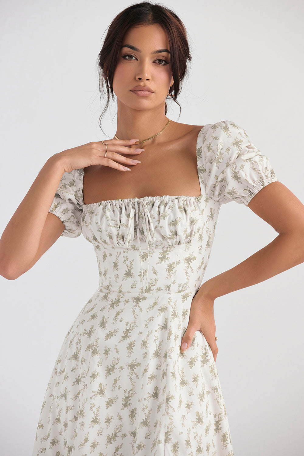 TALLULAH GARDEN PRINT PUFF SLEEVE MIDI SUNDRESS. - White