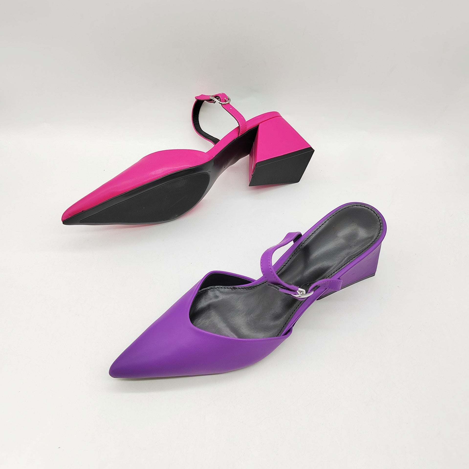 Sandle  With Pointed Toe Block Heel Middle