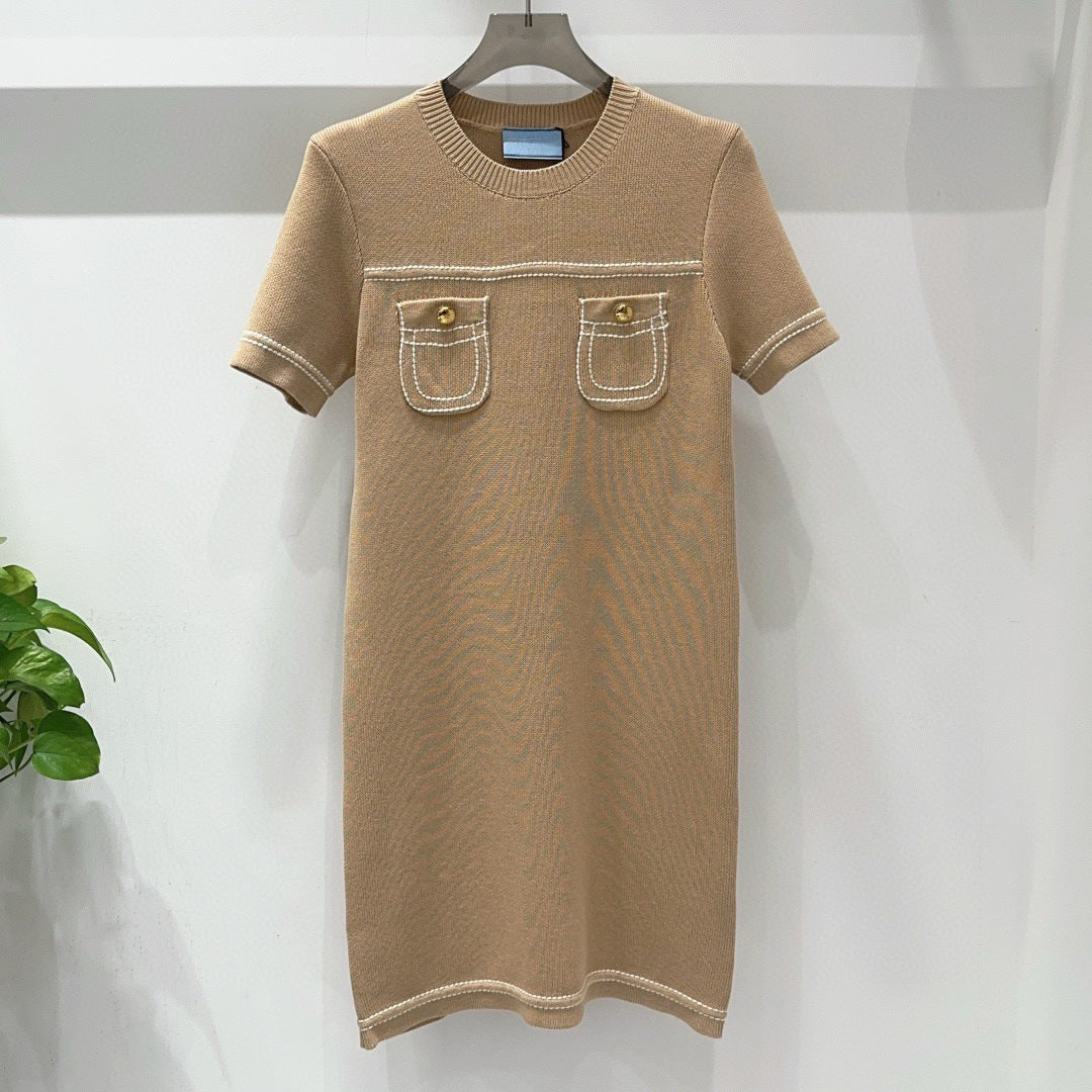 Series pocket round neck dress