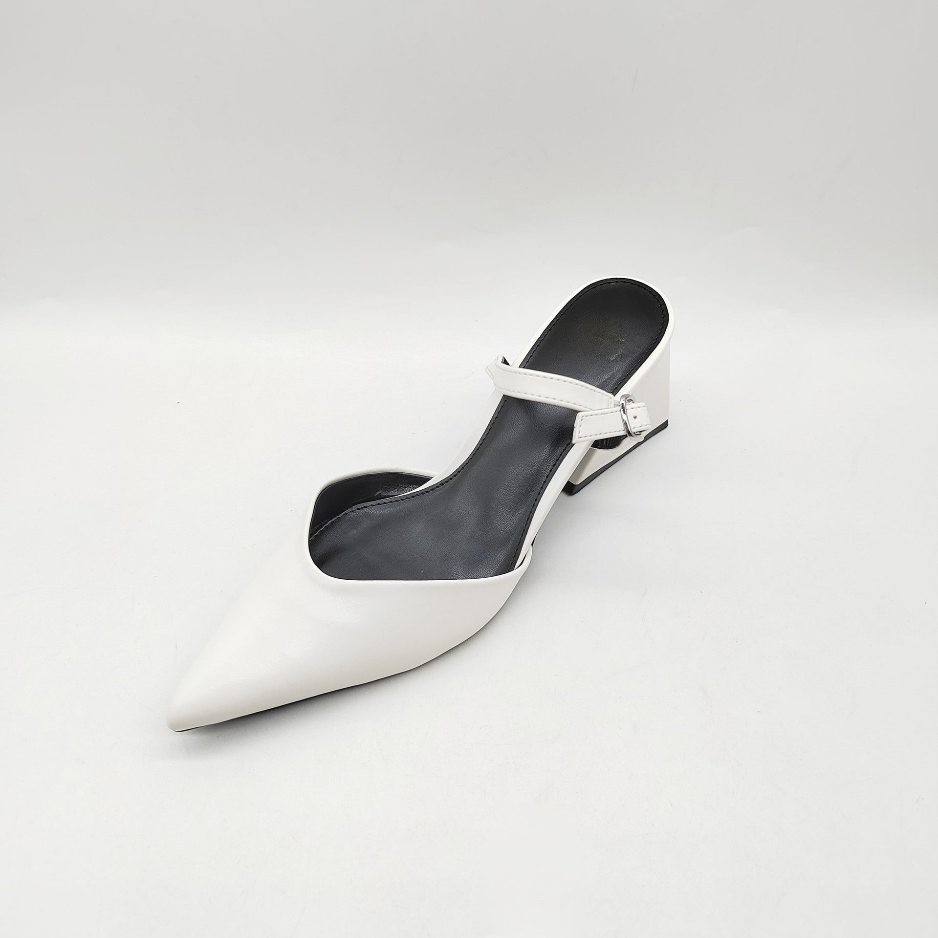 Sandle  With Pointed Toe Block Heel Middle